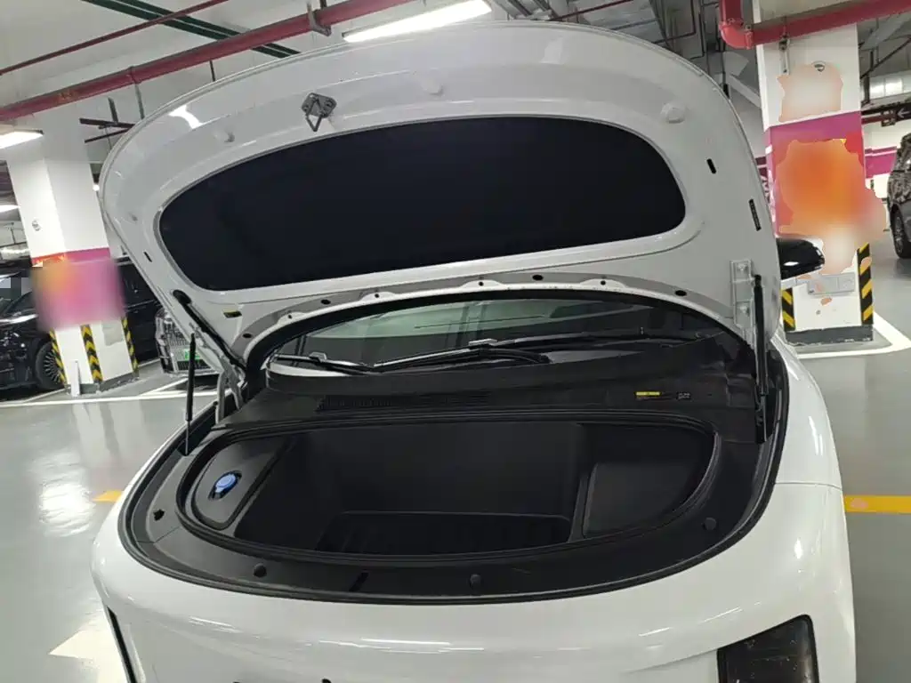 Photo 20 - Li Auto i6