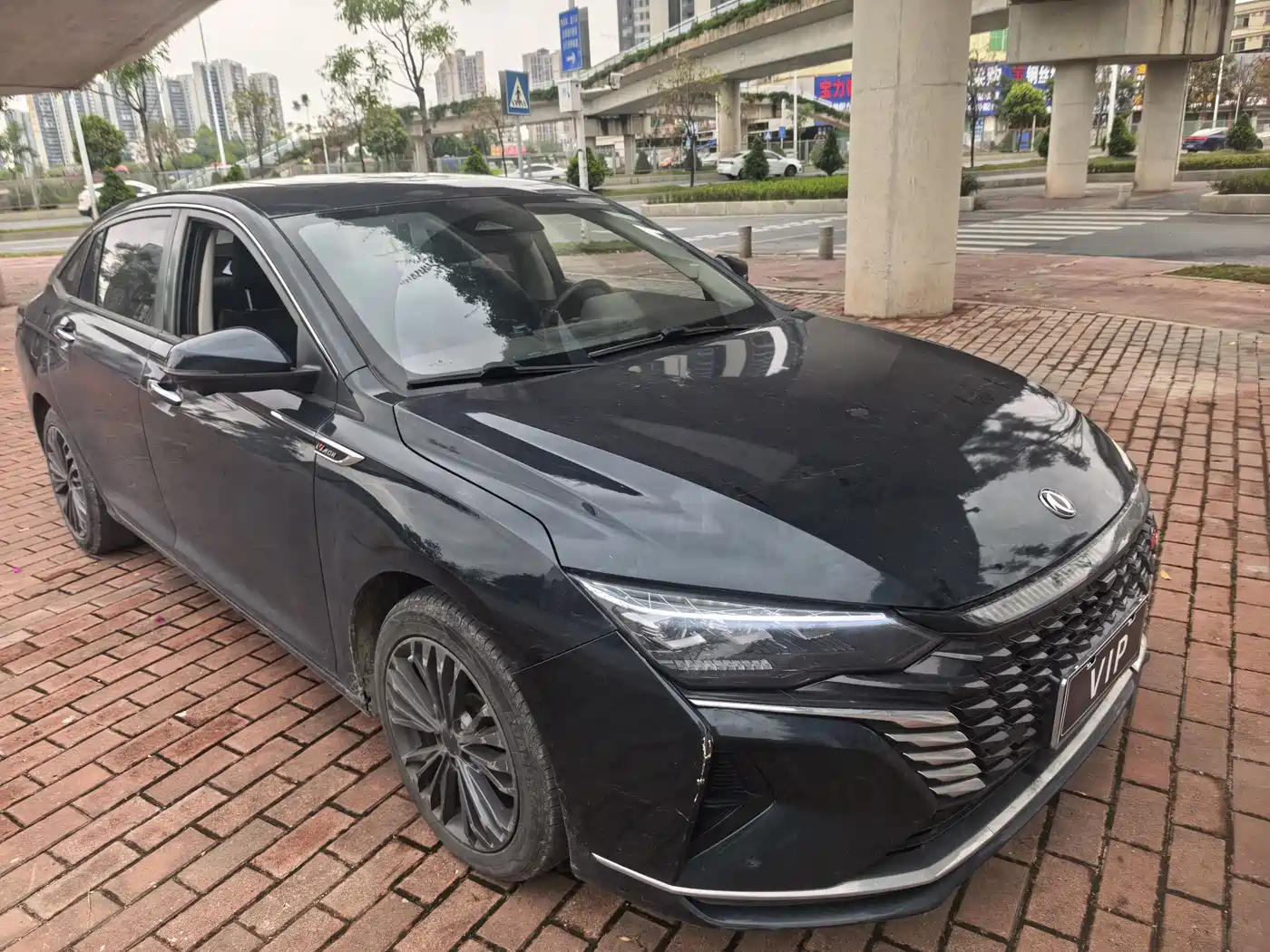 DONGFENG YI HYUN MAX