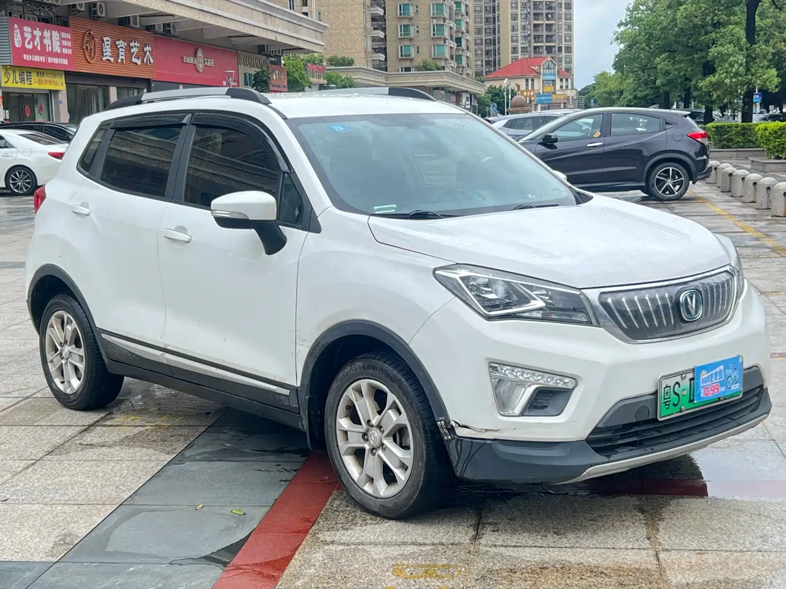 Фото 3 - Changan CS15EV