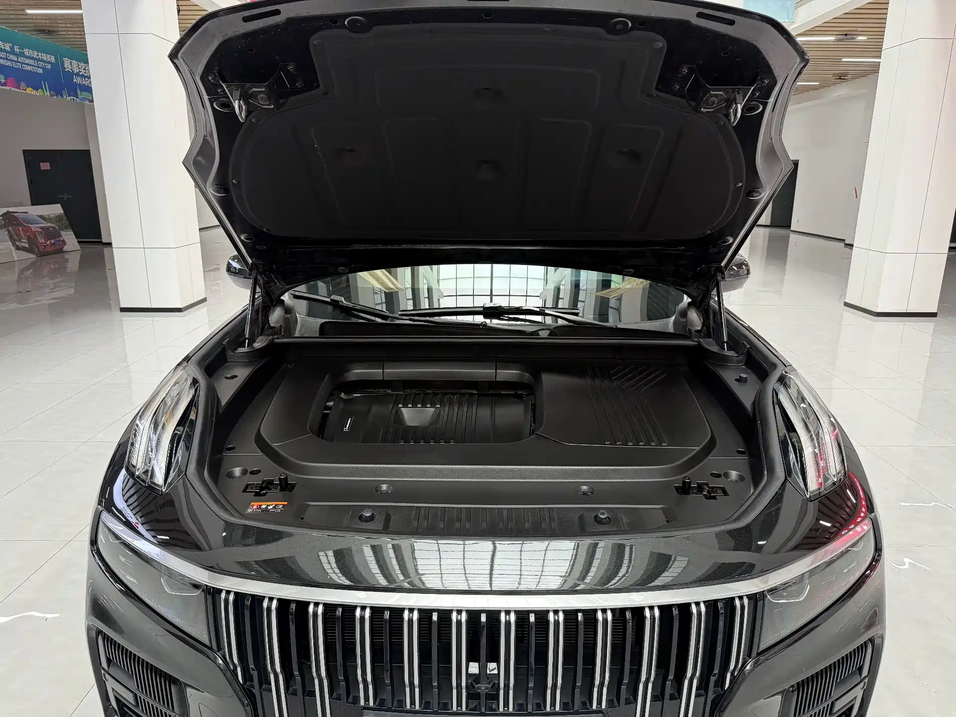 Фото 4 - Lynk & Co 09