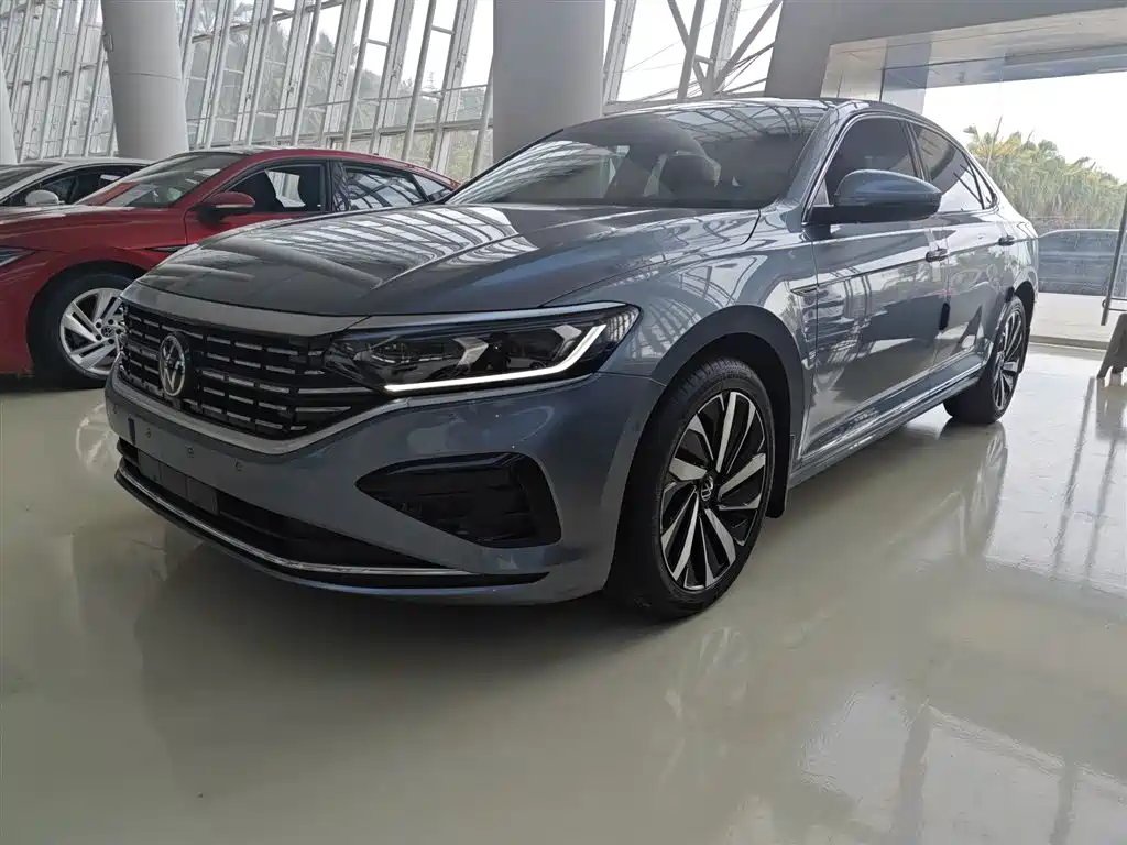 Volkswagen Passat 2022 330TSI Luxury Edition