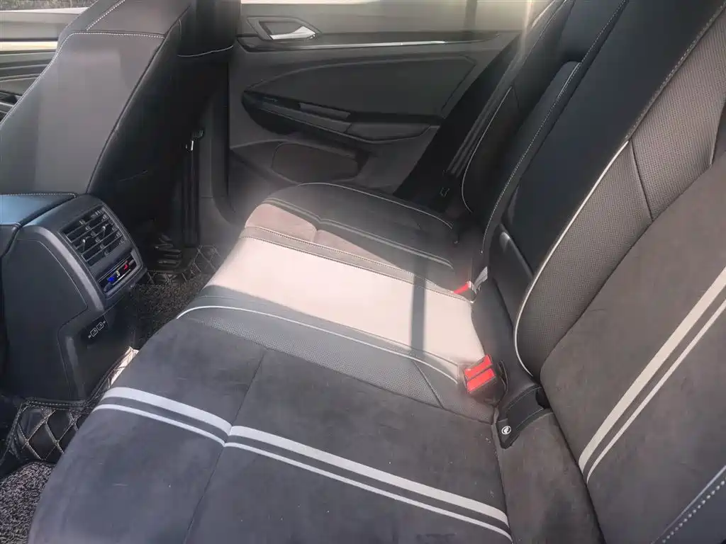 Volkswagen Golf 2021 280TSI DSG R-Line фото 14