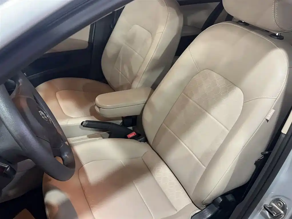 Volkswagen Santana 2013 1.6L Automatic Comfort Edition фото 10