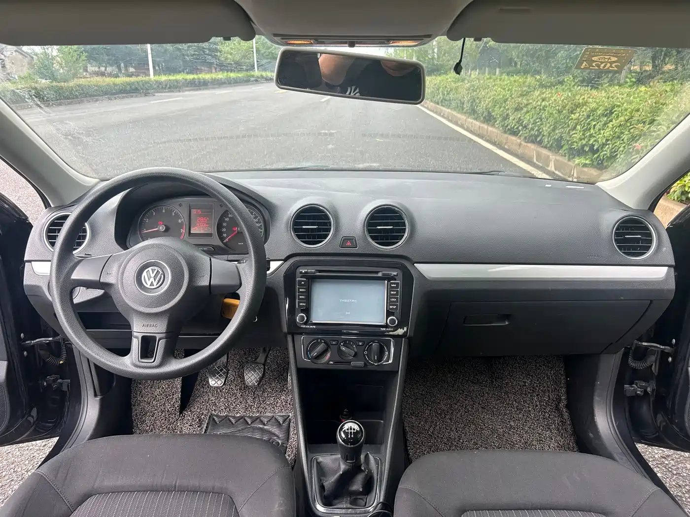 Volkswagen Jetta 2013 1.6L Manual Comfort фото 9
