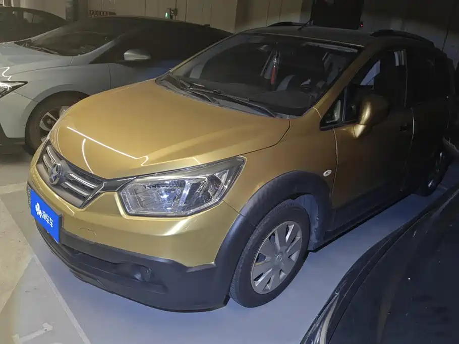2017 Venucia R50X