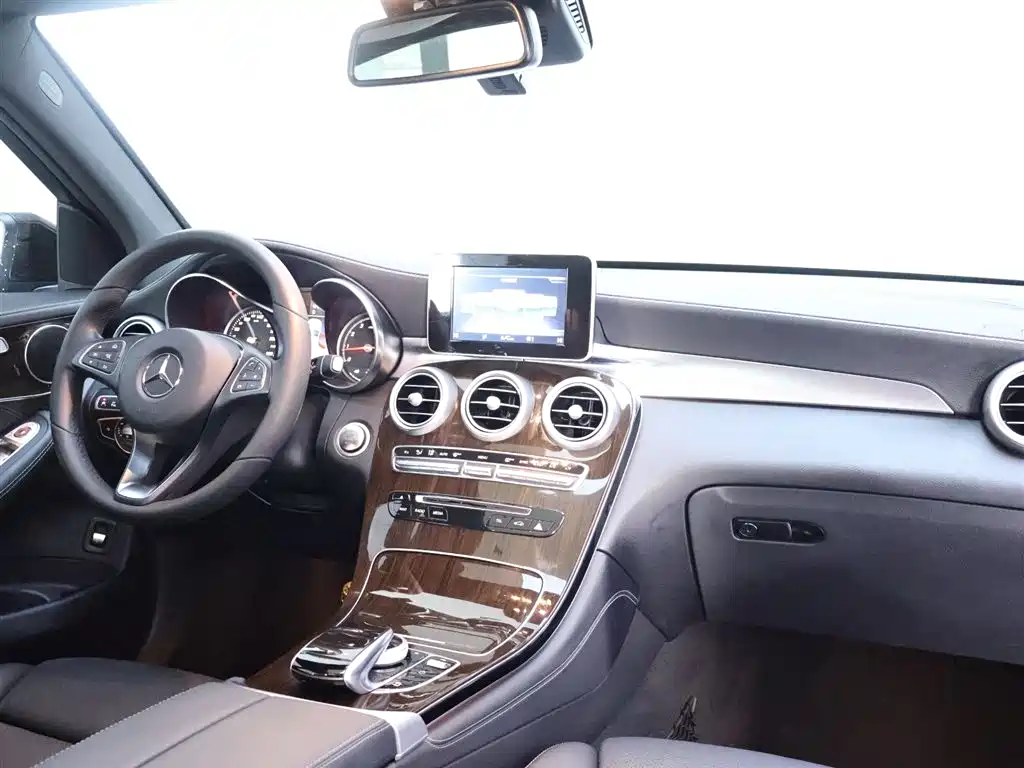 Mercedes-Benz GLC 2019 GLC 260 L 4MATIC Luxury фото 19