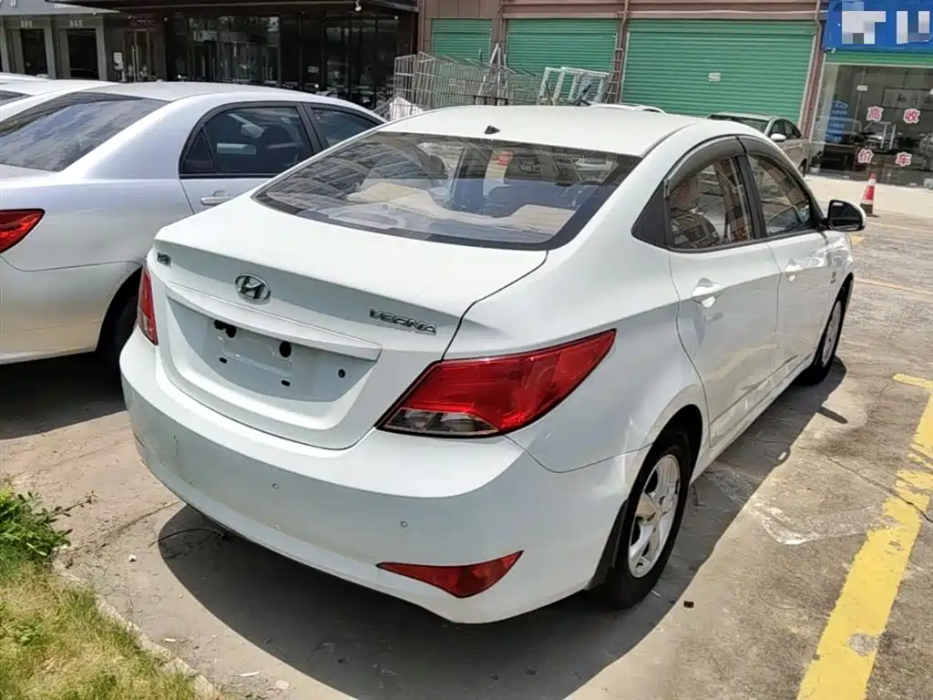 Hyundai Verna 2014 1.4L Manual Smart GLS фото 7