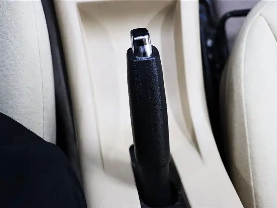 BAIC E-Series 2014 2013 Sedan 1.5L Automatic Letian Edition