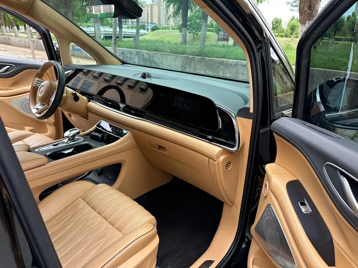 Voyah Auto Voyah Dreamer 2024 PHEV Extended Range Flagship Edition фото 16