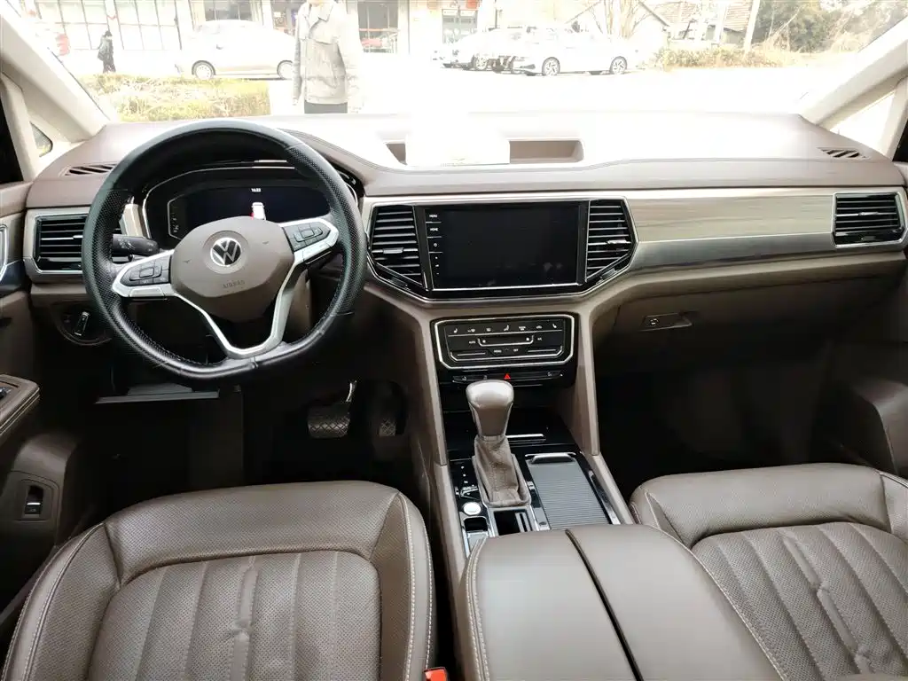 Volkswagen Viloran 2020 330TSI Luxury Edition фото 13