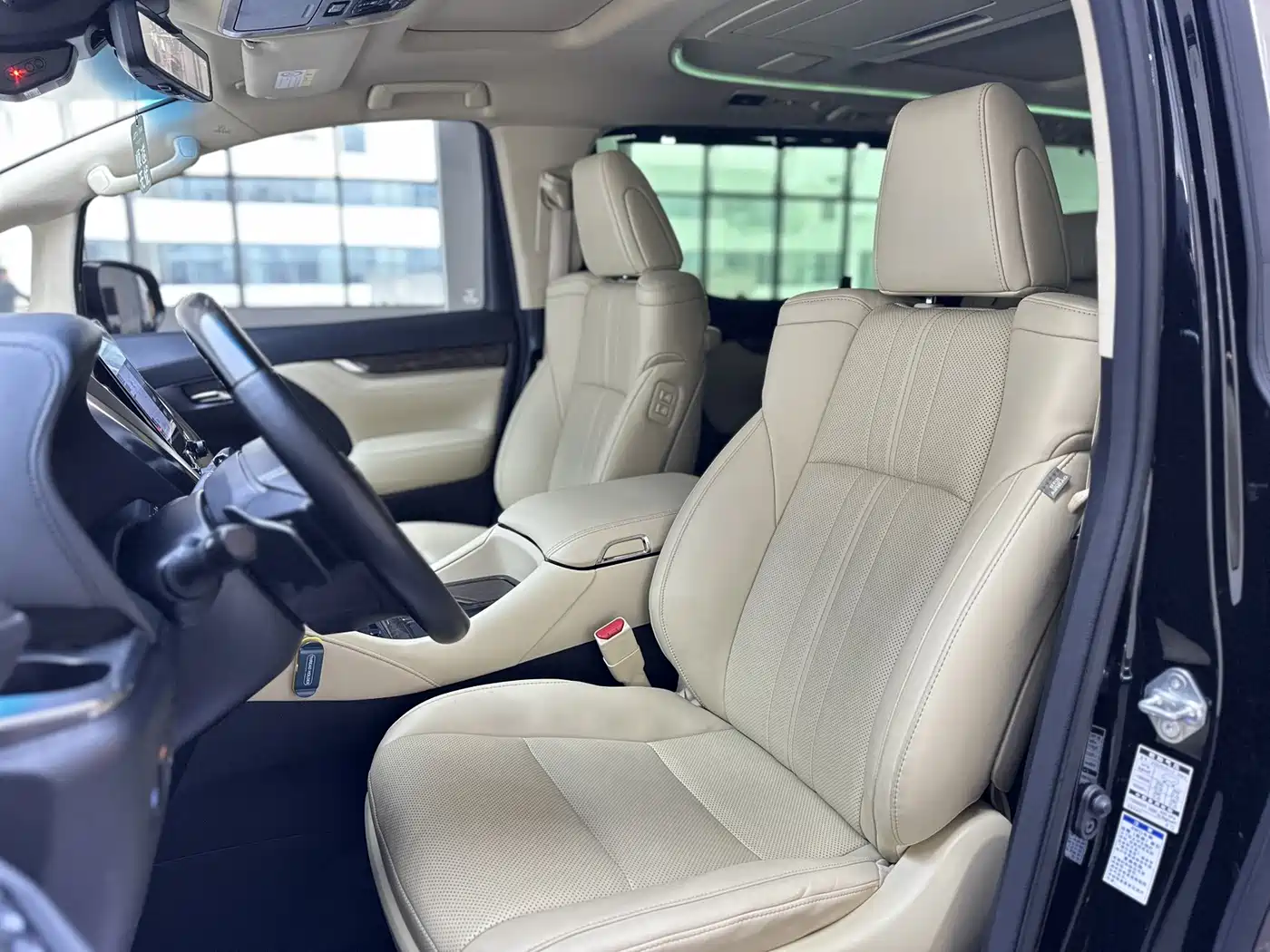 Toyota Alphard 2021 Hybrid 2.5L Ultimate фото 10