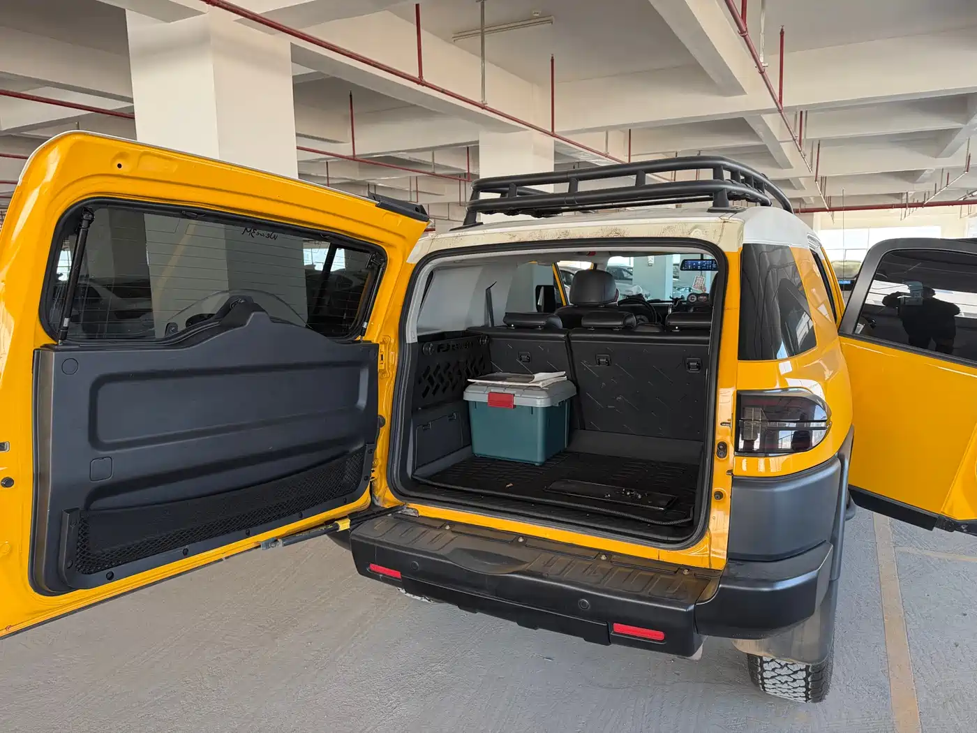 Toyota FJ Cruiser 2007 4.0L фото 9