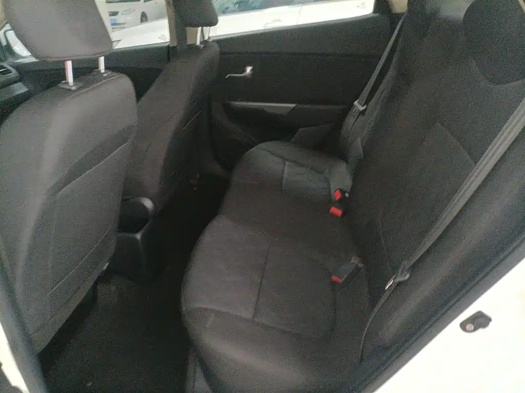 Kia K2 2015 Sedan 1.4L MT GLS фото 17