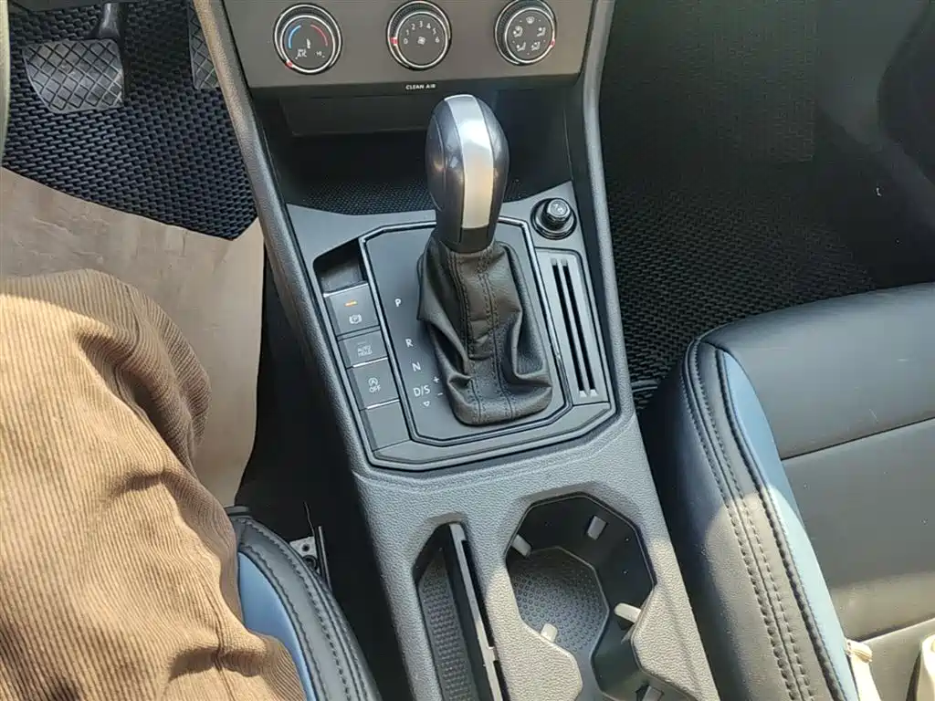 Volkswagen Lavida 2024 Model 1.5L Automatic Delight Edition фото 14