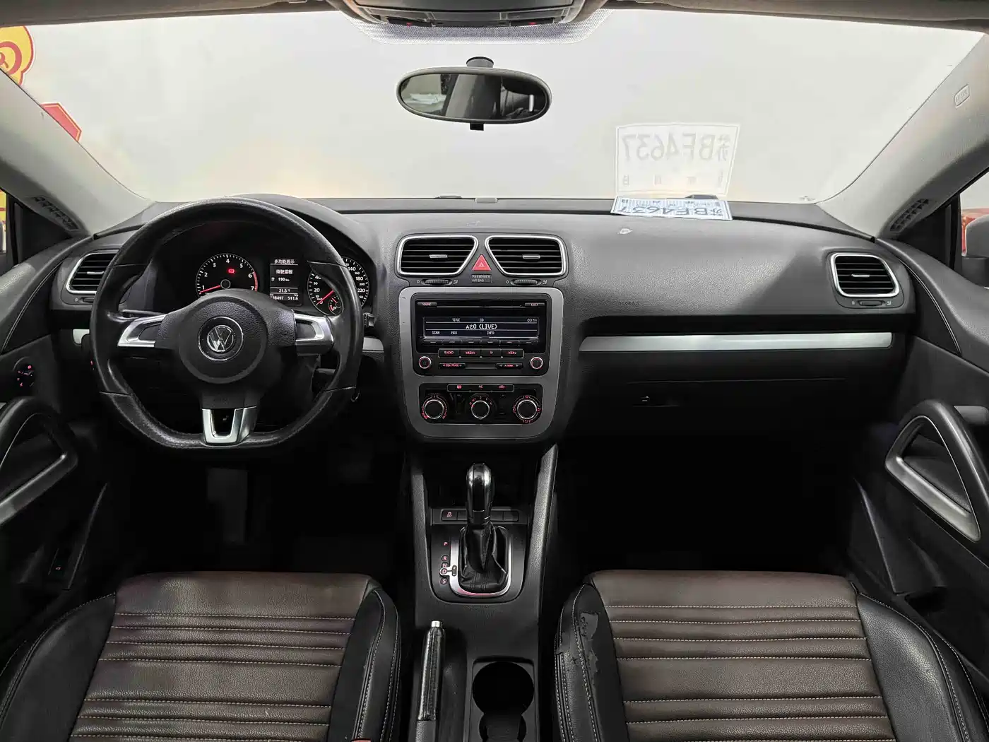 Volkswagen Scirocco 2011 1.4TSI Single Turbo Style Edition фото 9