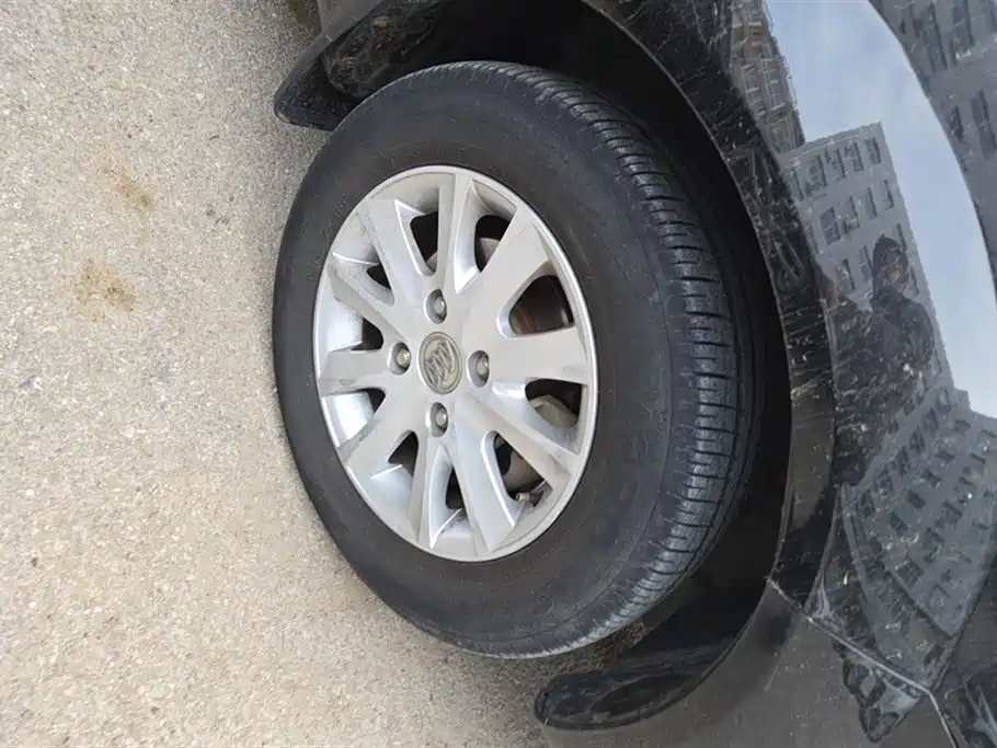 Buick Excelle 2013 1.5L Manual Classic Edition фото 6