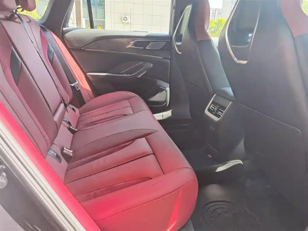 Hongqi H6 2025 Model 2.0T Fashion Edition фото 9