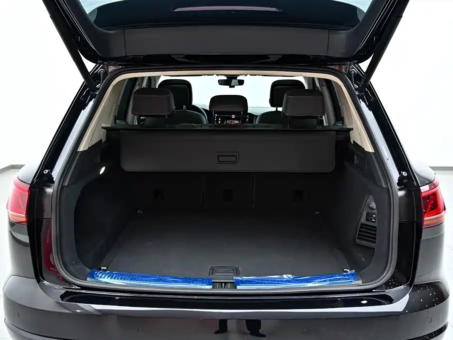 Volkswagen Touareg 2021 3.0TSI R-Line Classic Sport Package фото 36