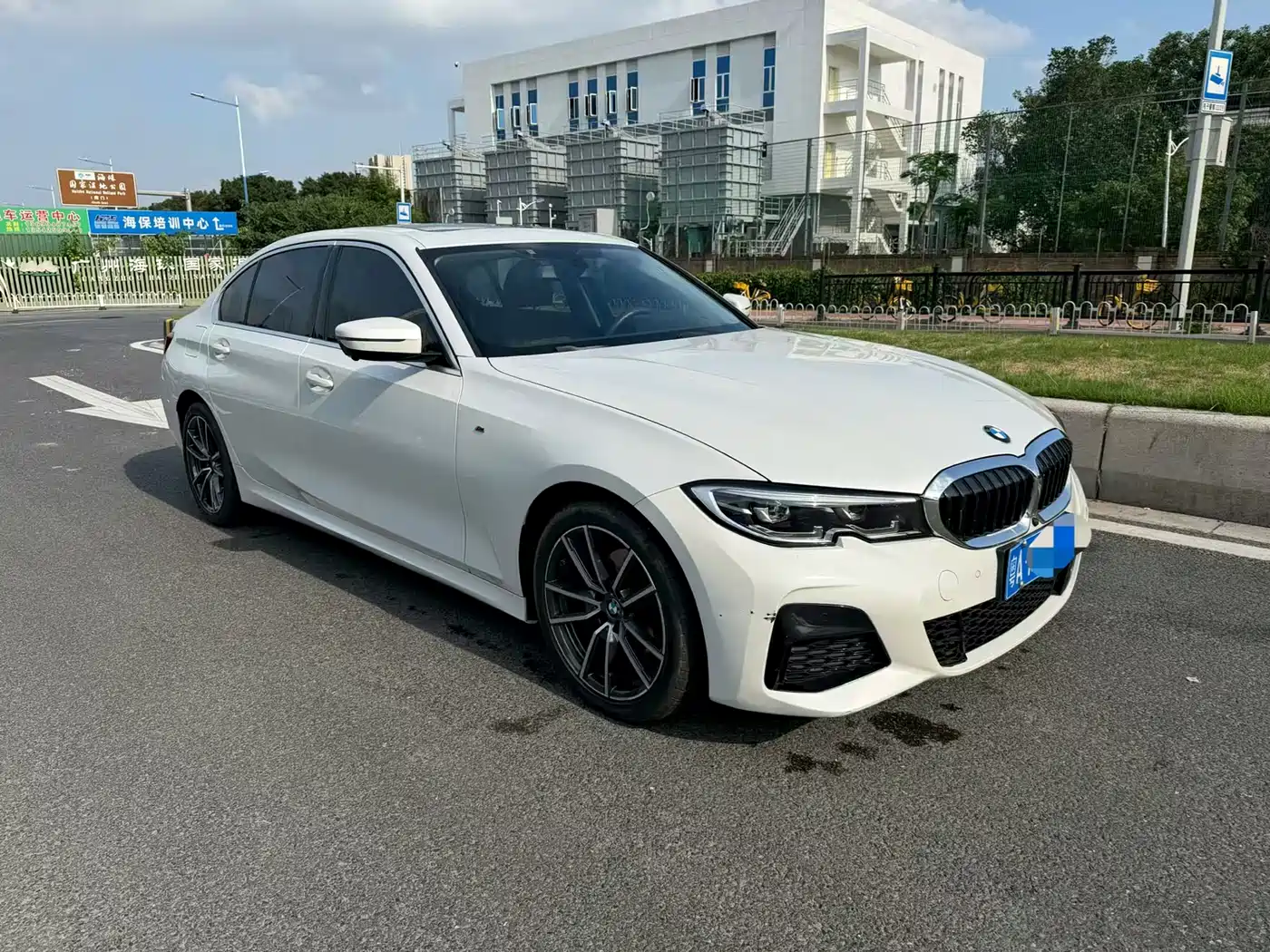 BMW 3 Series 2021 320Li M Sport Package фото 3