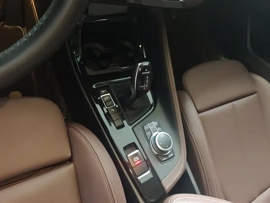 BMW X1 2022 sDrive20Li Premium фото 16