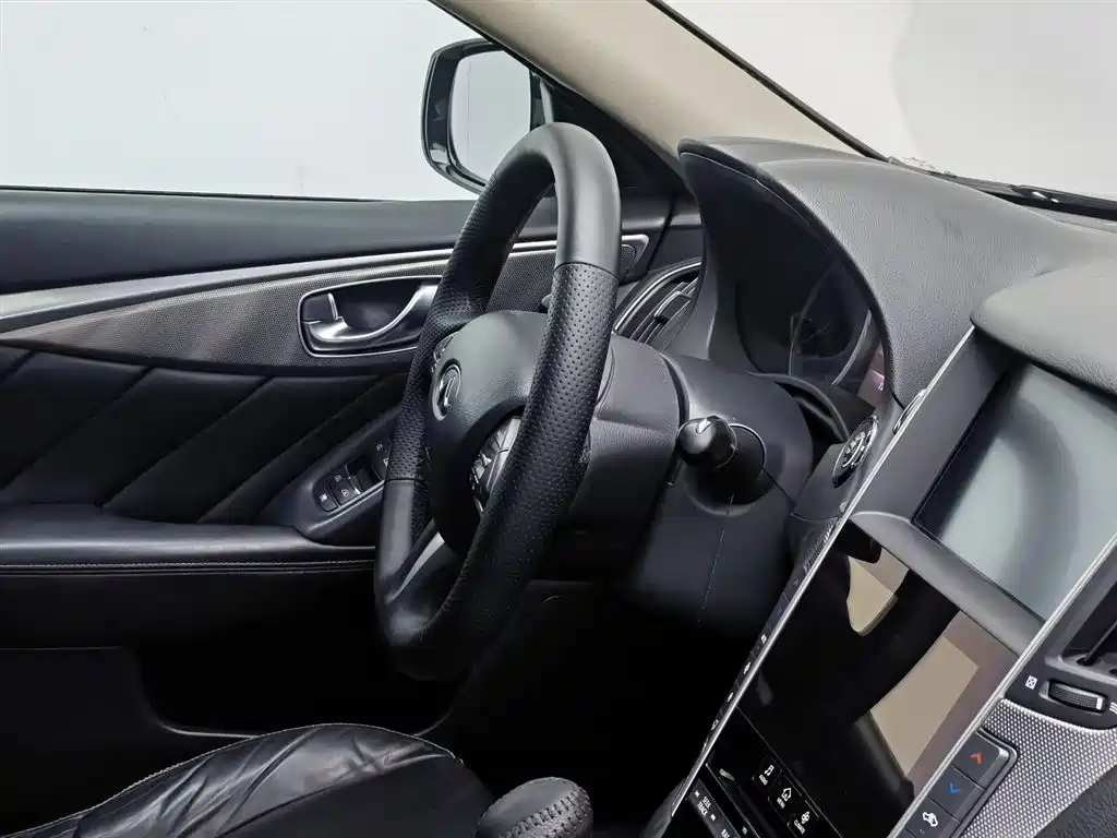 Infiniti Q50L 2015 2.0T Enjoyment Edition фото 22