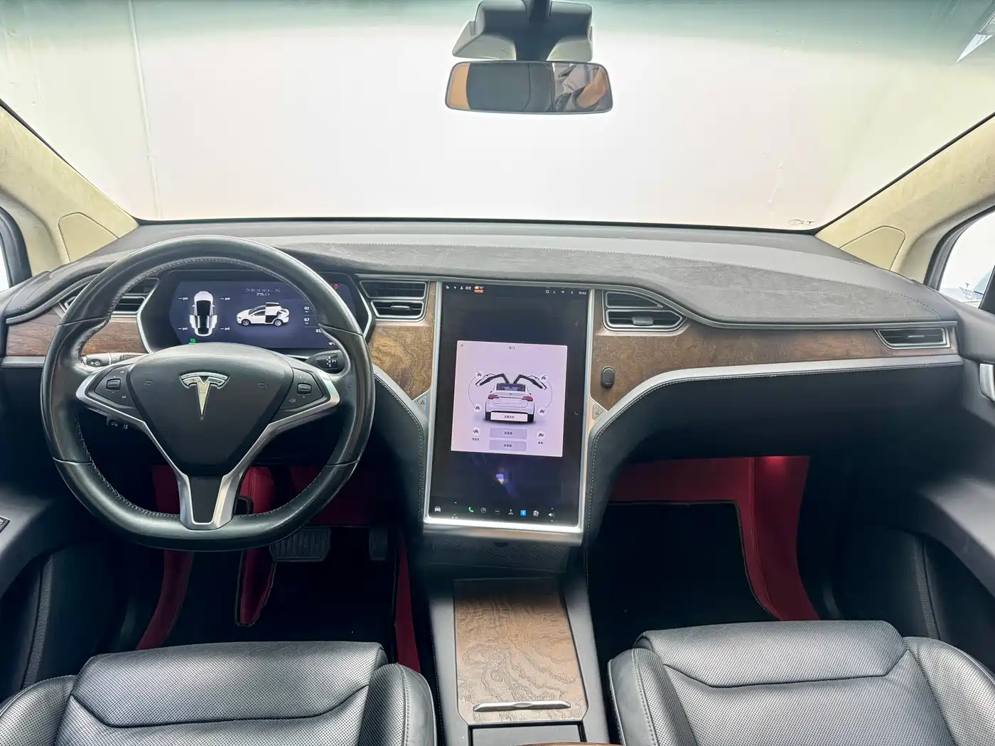 TESLA MODEL X