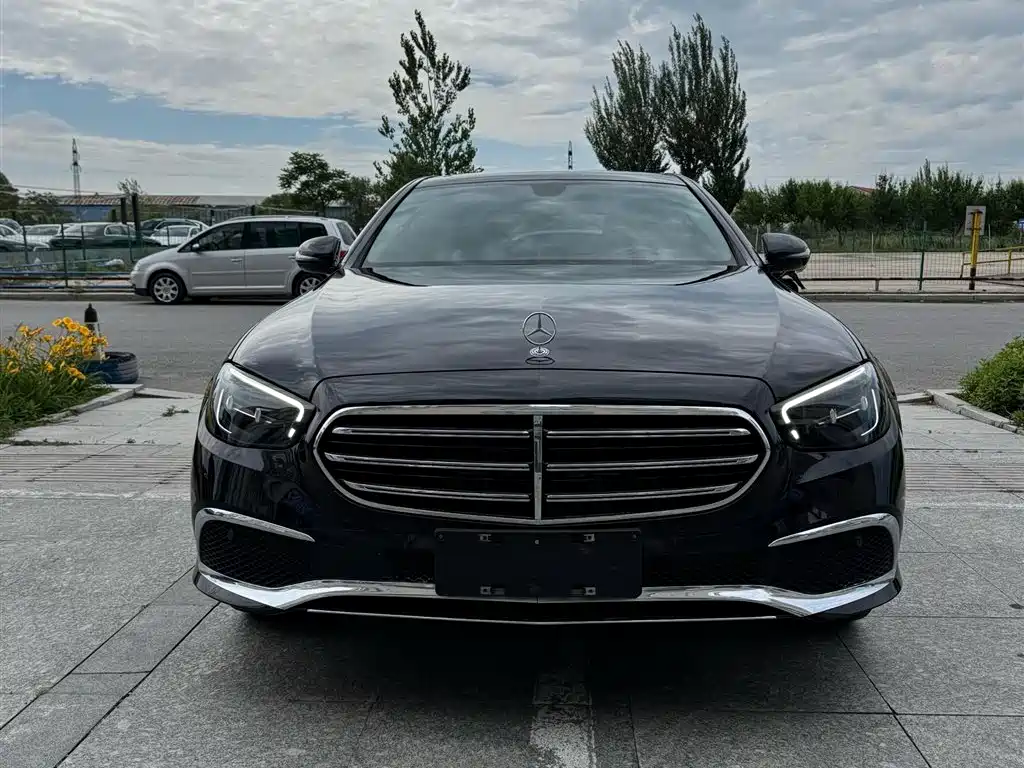 MERCEDES-BENZ E-CLASS