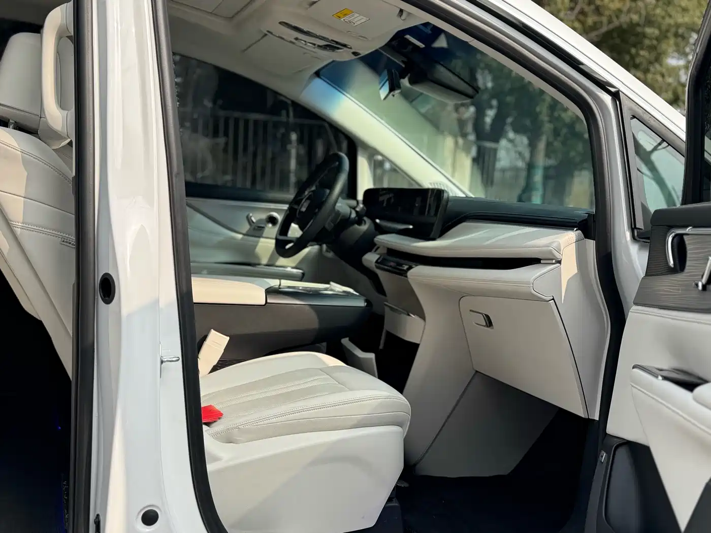 BUICK GL8 NEW ENERGY