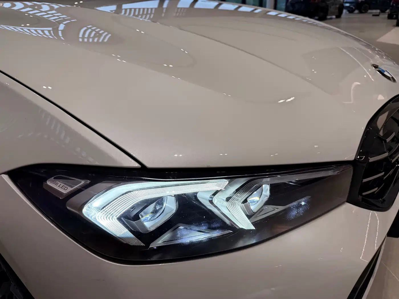 BMW 3 Series 2023 325Li M Sport Black Night Package фото 5