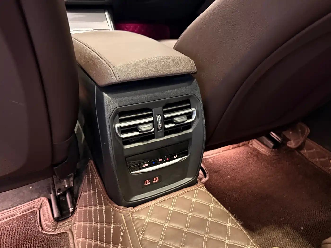BMW 3 Series 2023 325Li M Sport Black Night Package фото 16