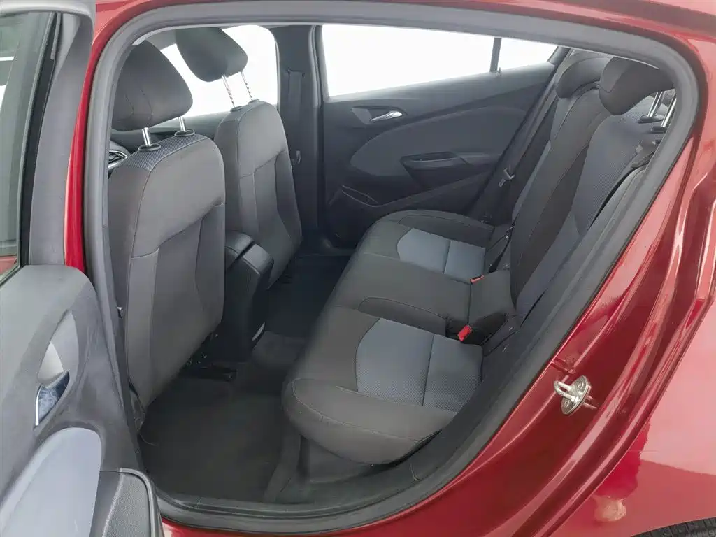Chevrolet Cruze 2018 320 Automatic Pioneer Sunroof Edition фото 15