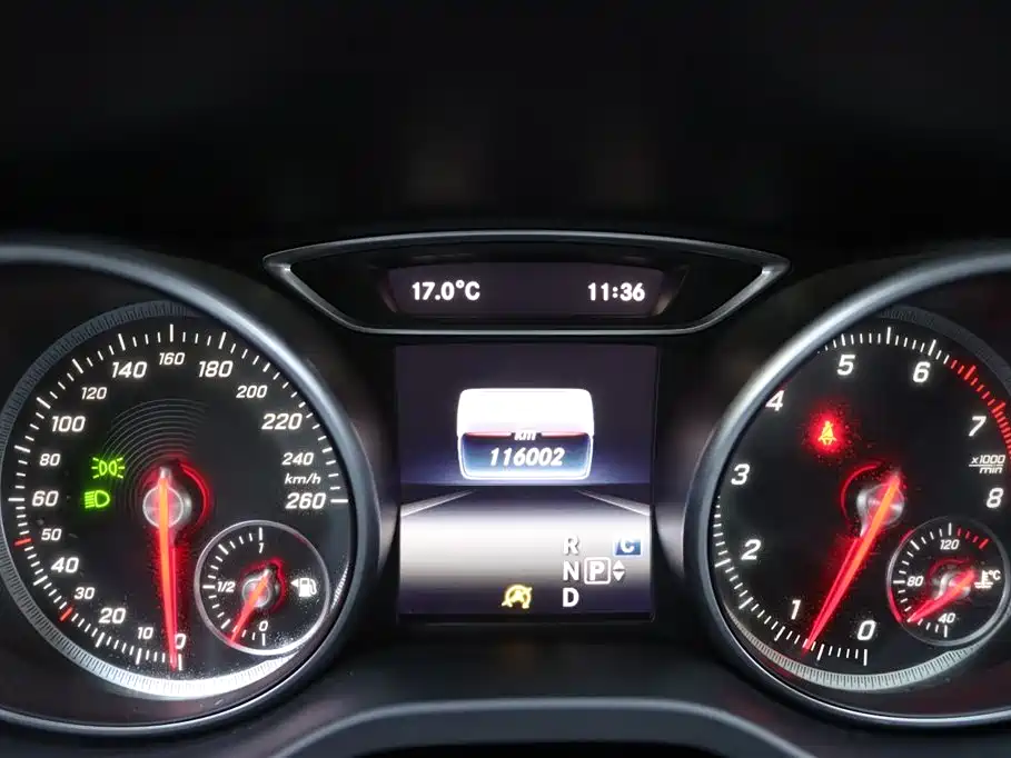 Mercedes-Benz GLA 2017 GLA 220 4MATIC Fashion фото 8