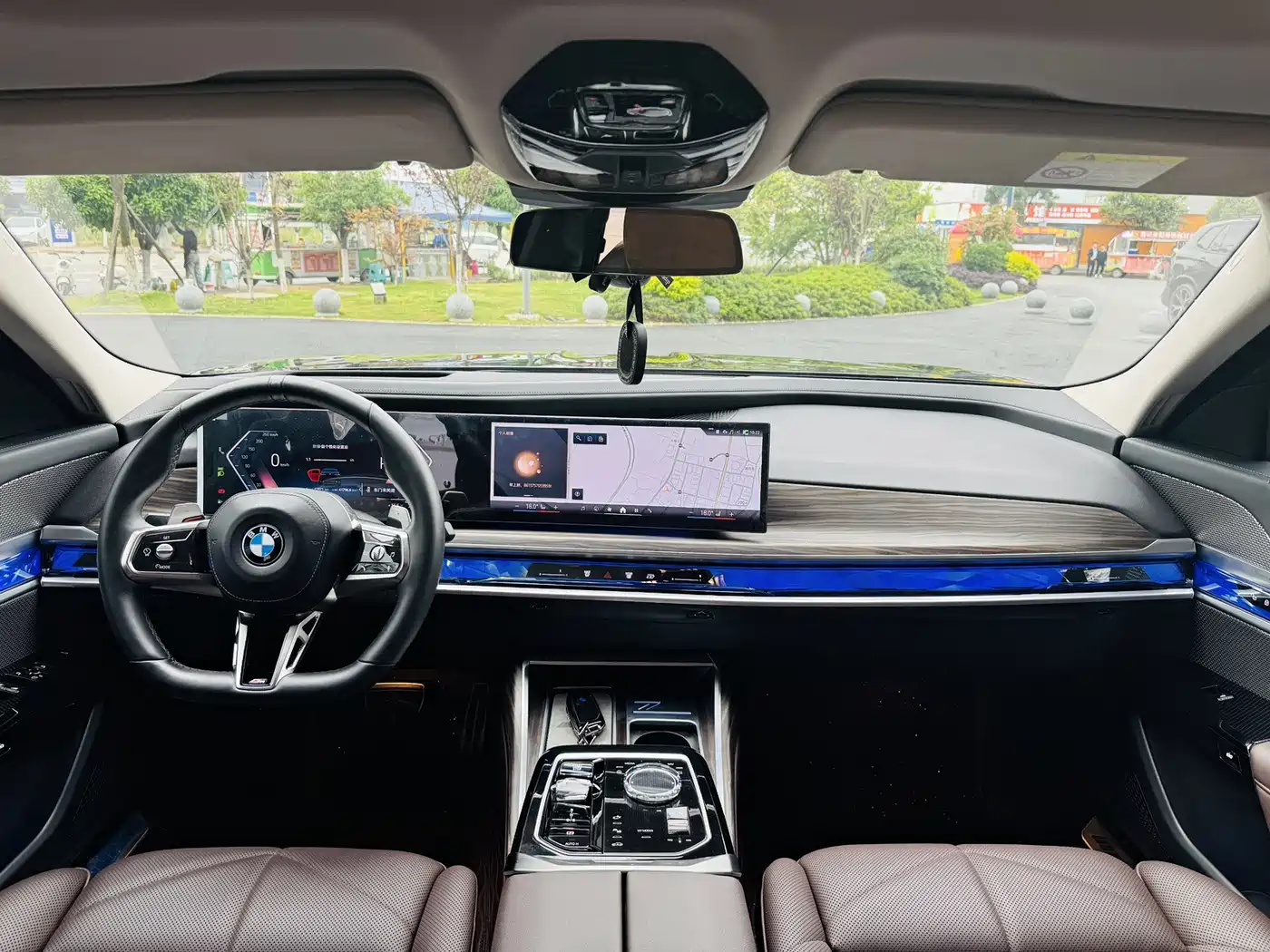 BMW 7 Series 2023 Model 740Li Leading M Sport Package фото 23