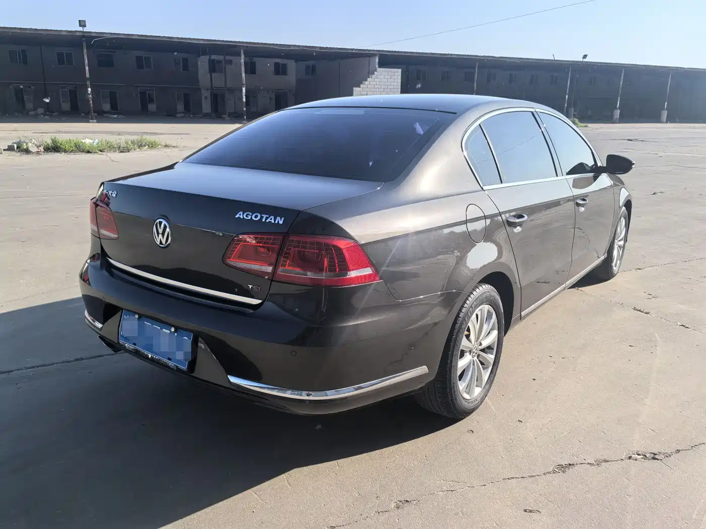 Volkswagen Magotan 2015 Facelift 1.8TSI Luxury фото 4