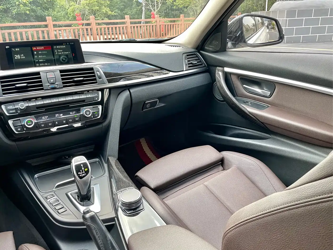 BMW 3 Series 2018 320Li M Sport Black Night Edition фото 26