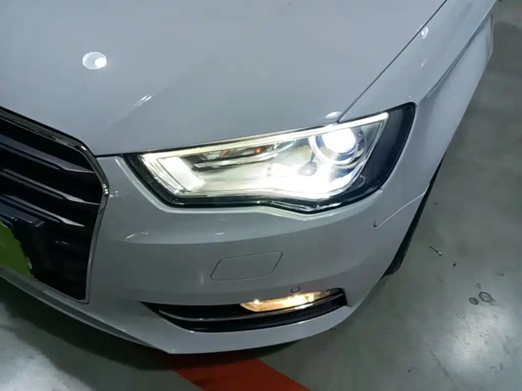 Audi A3 2016 Sportback 35 TFSI Leadership фото 24