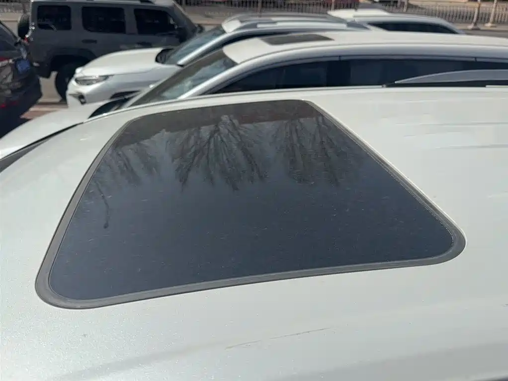 Toyota Granvia 2023 2.5L Hybrid Comfort Edition фото 15