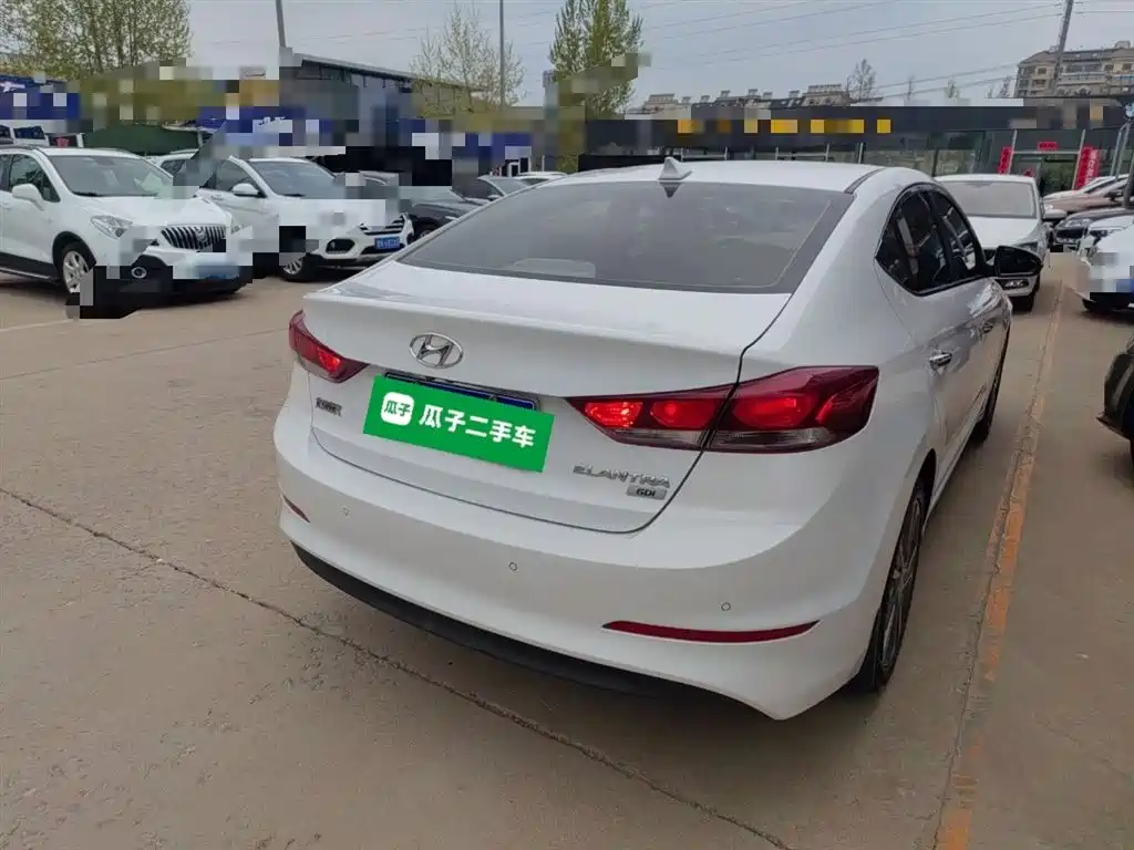 Hyundai Elantra 2016 Model 1.6L Automatic Smart Elite фото 7