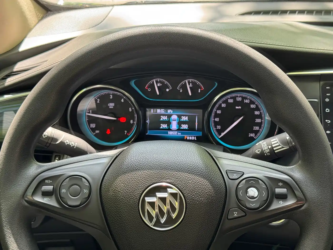 Buick Envision Plus 2017 20T FWD Elite фото 15