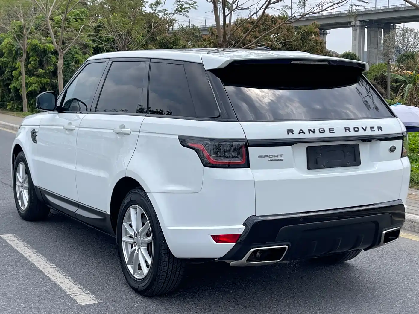 Land Rover Range Rover Sport 2017 3.0 SC V6 SE фото 4