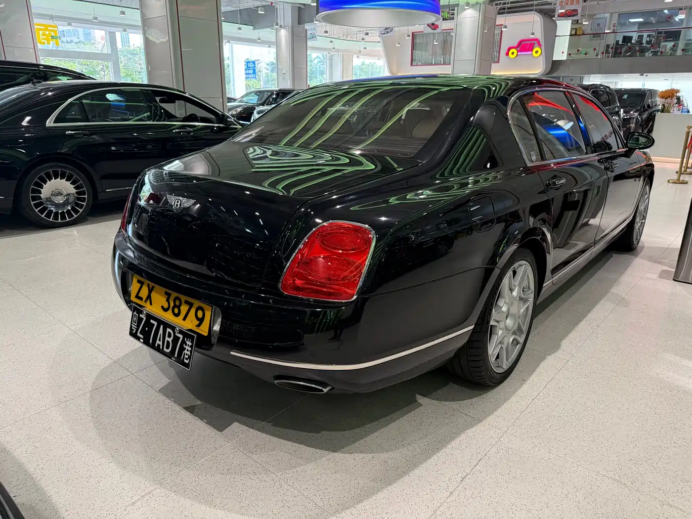 Bentley Flying Spur 2010 6.0T 5-seater Version фото 13