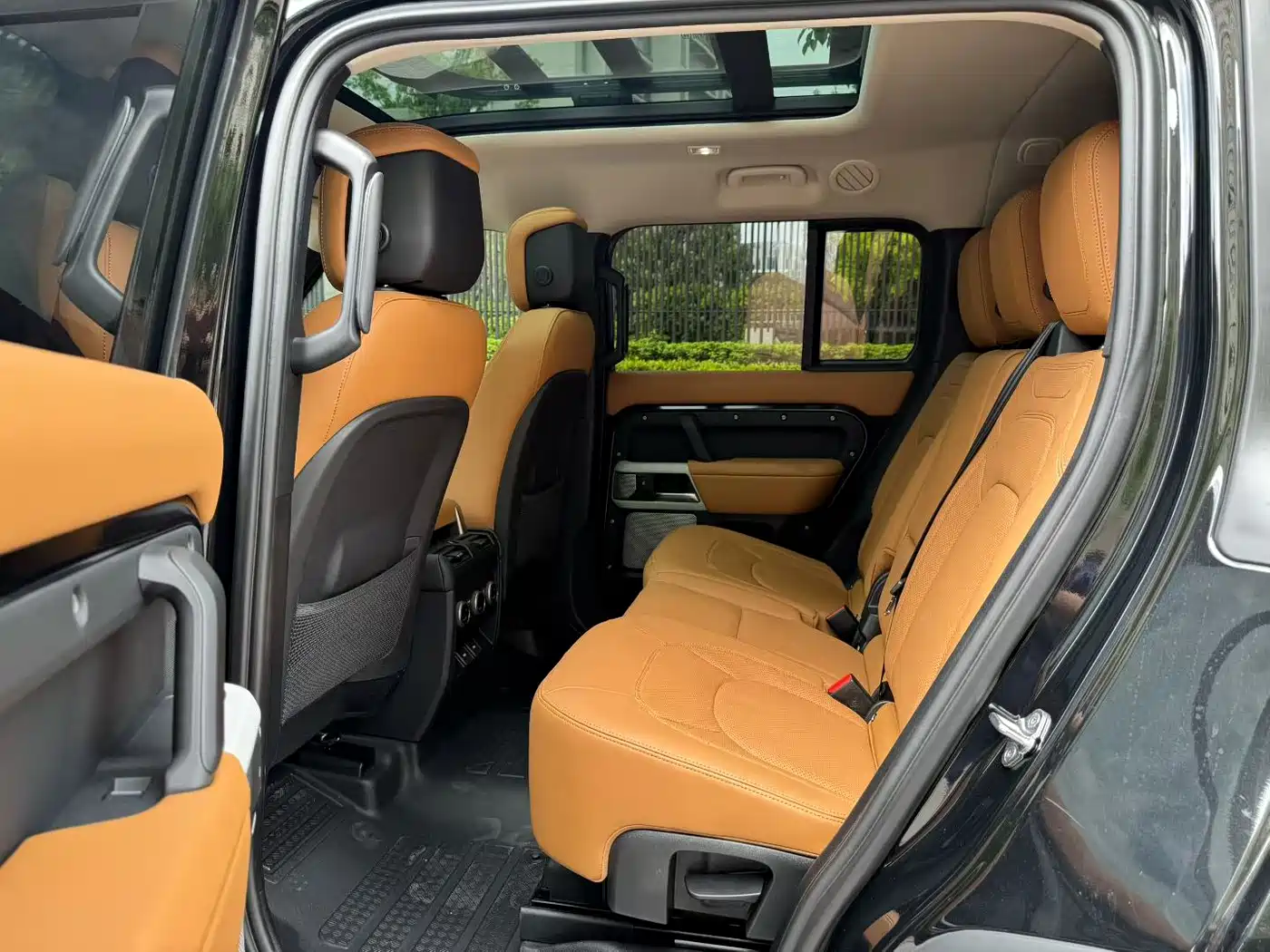 Land Rover Defender 2024 2023 Model Year 130 3.0T P400 HSE