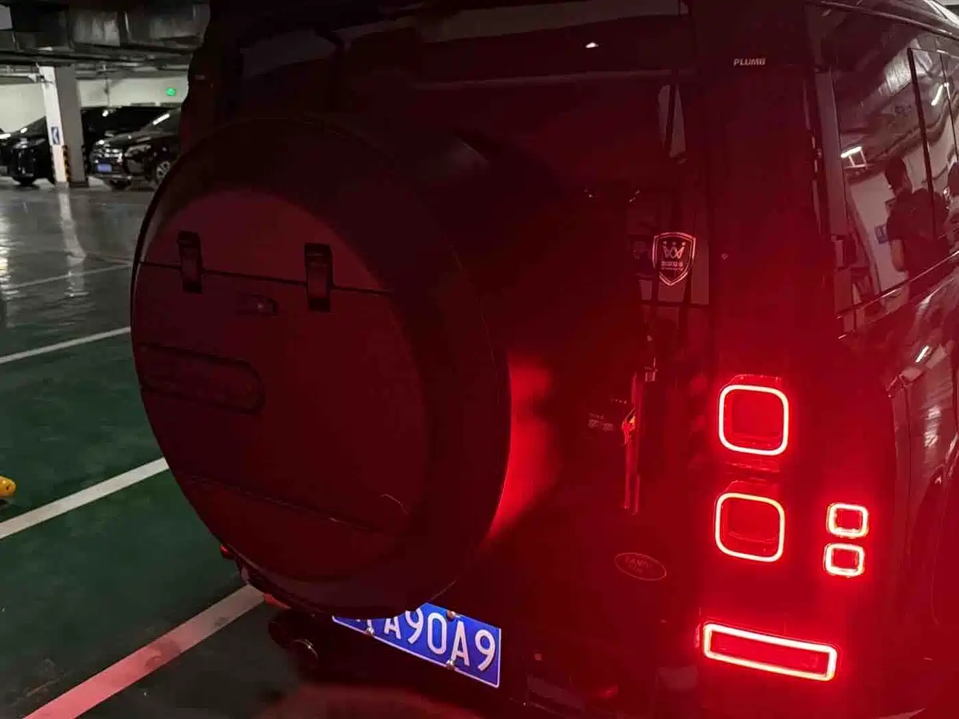 Land Rover Defender 2024 110 3.0T P400 XS фото 4