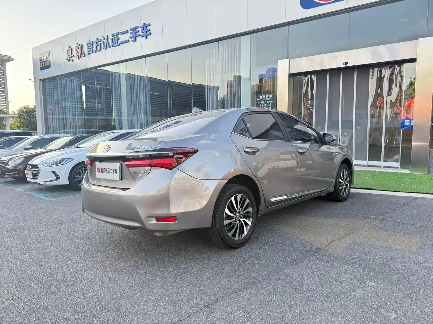 Toyota Corolla 2018 Hybrid 1.8L E-CVT Smart Edition фото 7