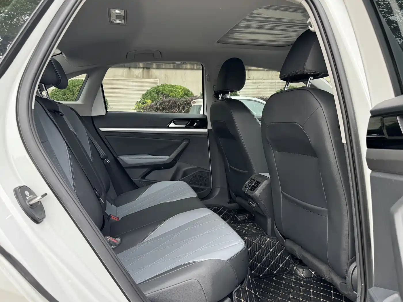 Volkswagen Lavida 2024 Model 1.5L Automatic Starlight 5 Million Edition фото 6