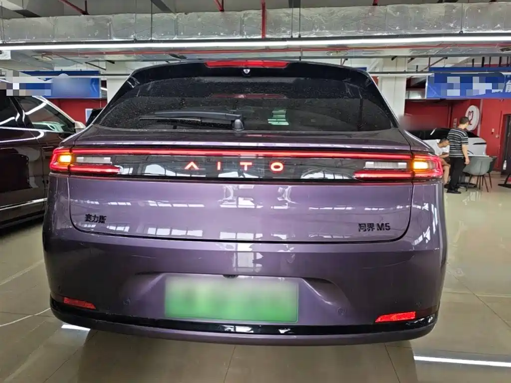 AITO Wenjie AITO M5 2025 Extended Range Ultra AWD фото 6