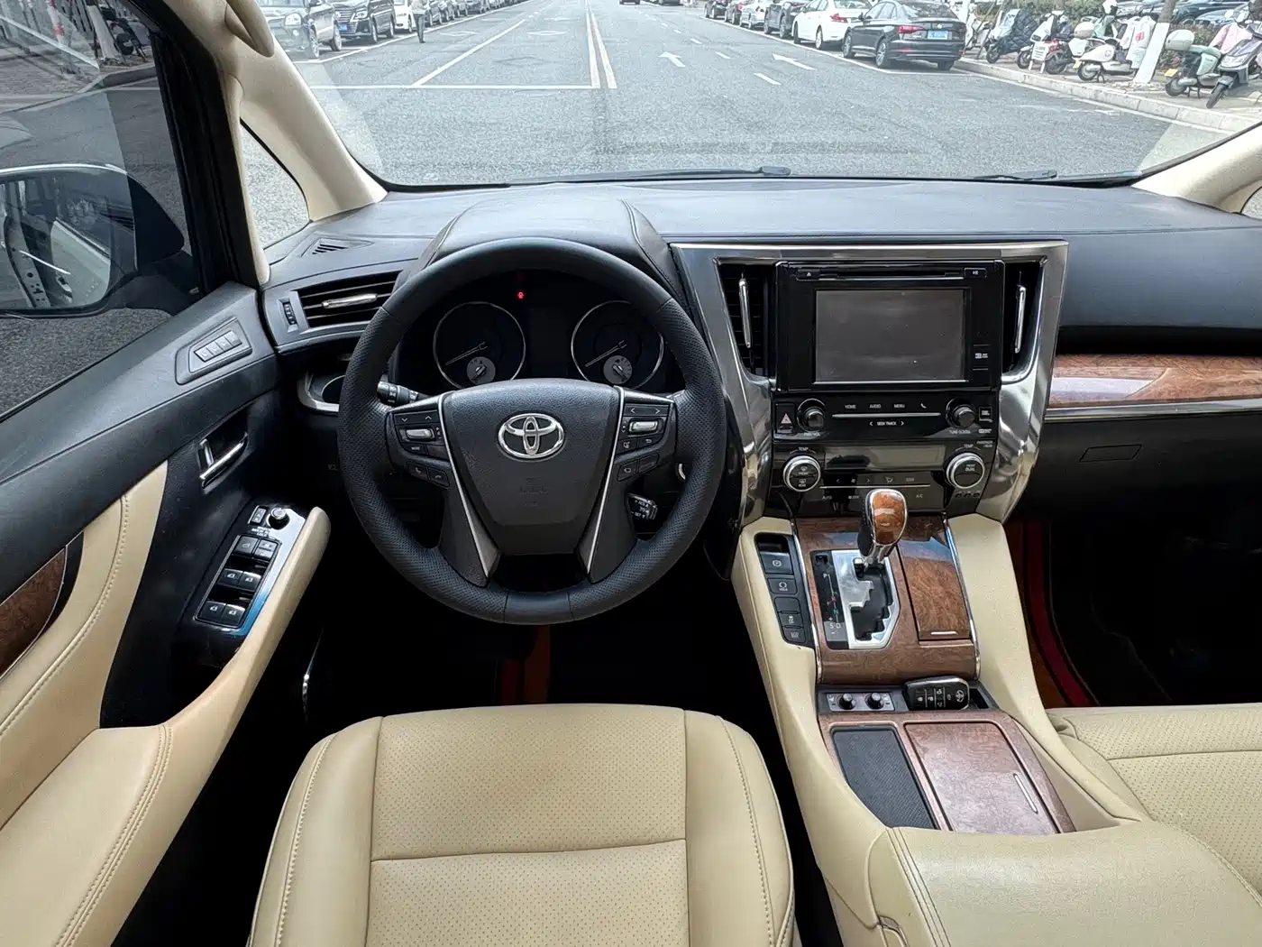 Toyota Alphard 2018 3.5L Premium фото 13