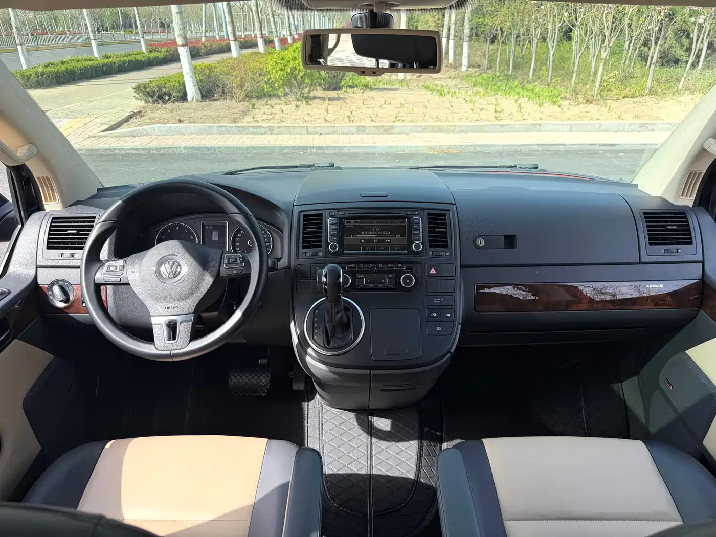 Volkswagen Multivan 2012 2.0TSI 4WD Premium фото 9