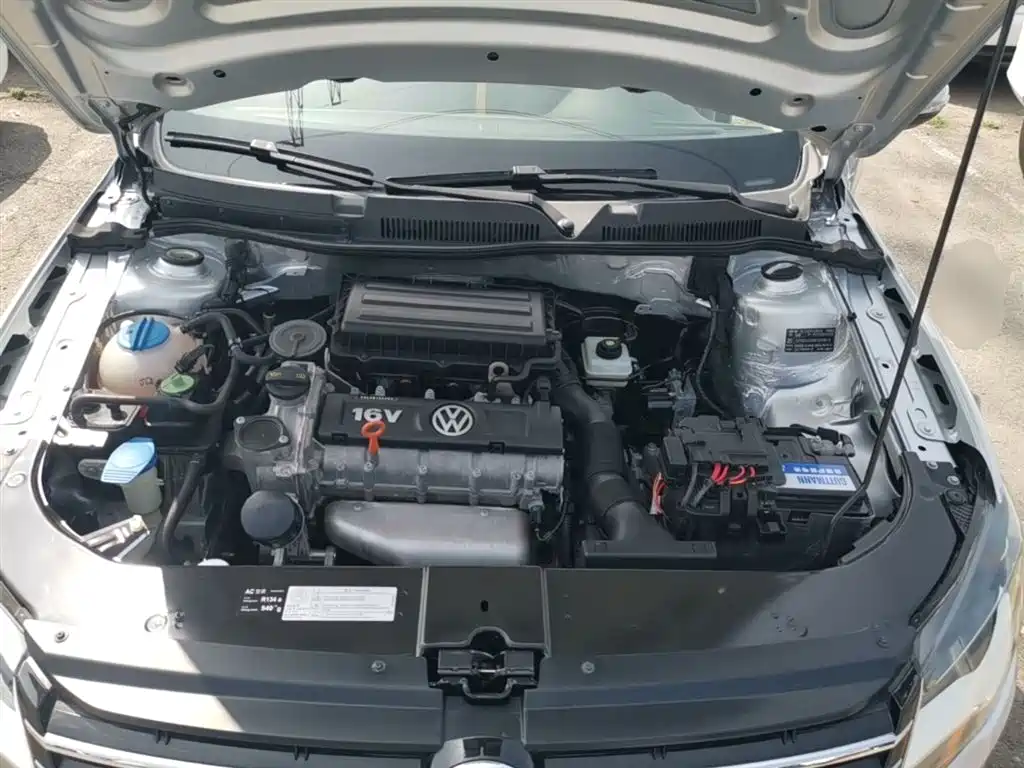 Volkswagen Bora 2014 1.6L Automatic Fashion Edition фото 20