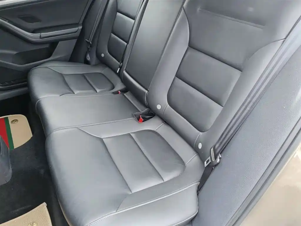 Volkswagen Sagitar 2016 230TSI 25th Anniversary Edition фото 17